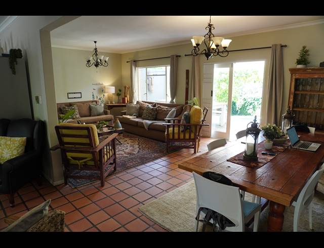 3 BEDROOM FREESTANDING TO LET IN HELDERVUE